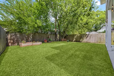 803 E 32nd 1/2 Street, Houston, TX 77022 - Photo 27