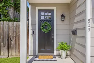 803 E 32nd 1/2 St, Houston, TX 77022 - Photo 3