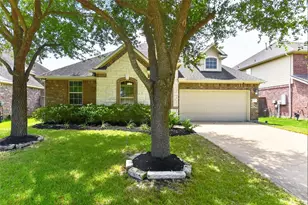 2203 Summit Pass Ln, League City, TX 77573 - Photo 1