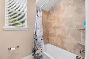 403 Marina View Dr, Webster, TX 77598 - Photo 33