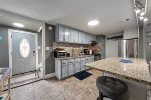 3218 Ave Q 1/2, Galveston, TX 77550 - Photo 7