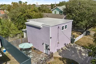 3218 Ave Q 1/2, Galveston, TX 77550 - Photo 3