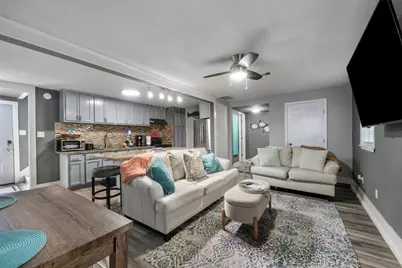 3218 Avenue Q 1/2, Galveston, TX 77550 - Photo 1
