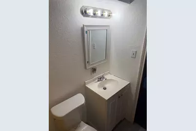 5727 Weaver Road #B, Houston, TX 77016 - Photo 5