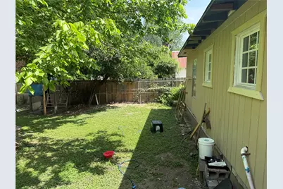 614 Coulter Street, Rockdale, TX 76567 - Photo 17