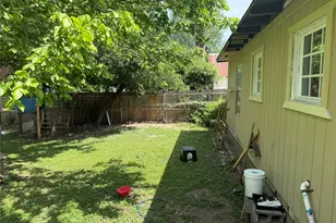 614 Coulter St, Rockdale, TX 76567 - Photo 17