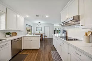 6711 Cindy Ln, Houston, TX 77008 - Photo 7