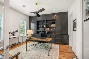 319 E 26th St, Houston, TX 77008 - Photo 9