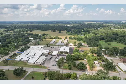 806 S Madison Street, Madisonville, TX 77864 - Photo 1