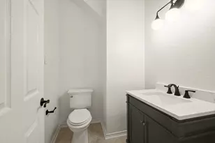 3807 Hogan Ct, Sugar Land, TX 77479 - Photo 9