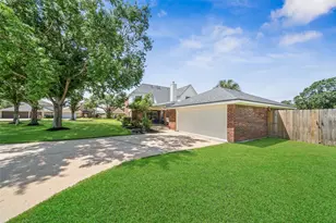 13786 S Puffin Ln, Willis, TX 77318 - Photo 41