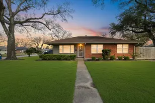 5619 Wood Creek Way, Houston, TX 77017 - Photo 1
