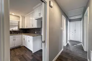 5619 Wood Creek Way, Houston, TX 77017 - Photo 13