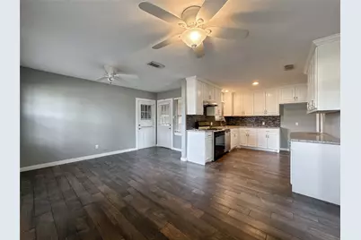 5619 Wood Creek Way, Houston, TX 77017 - Photo 5