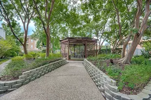 10811 Richmond Ave, Houston, TX 77042 - Photo 23