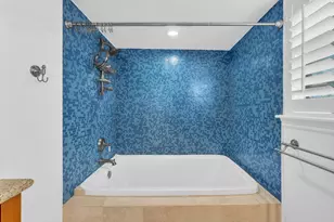 13003 Pebblebrook Dr, Houston, TX 77079 - Photo 15