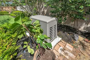 13003 Pebblebrook Dr, Houston, TX 77079 - Photo 27