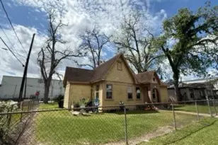2621 Eastman St, Houston, TX 77009 - Photo 9
