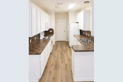 203 N Burberry Park Circle, The Woodlands, TX 77382 - Photo 3