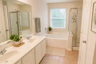 203 N Burberry Park Cir, The Woodlands, TX 77382 - Photo 5