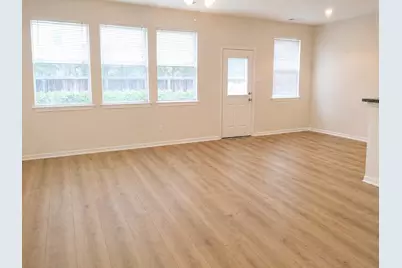 203 N Burberry Park Circle, The Woodlands, TX 77382 - Photo 9