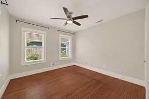 645 E 14th St, Houston, TX 77008 - Photo 23