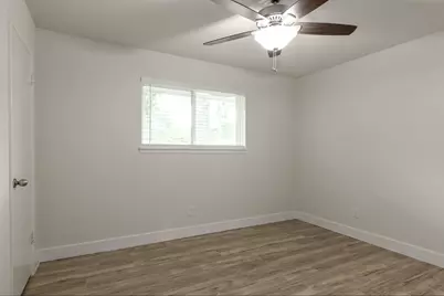 4206 Oak Shadows Drive, Houston, TX 77091 - Photo 9