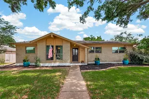 1925 Winding Creek Dr, Pearland, TX 77581 - Photo 1