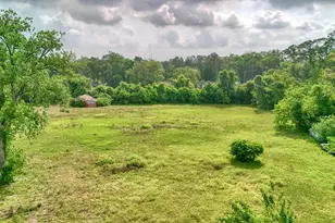 1821 S Victory Dr, Houston, TX 77088 - Photo 1