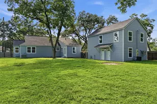 723 N Meyer St, Sealy, TX 77474 - Photo 9