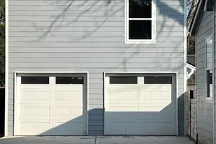 723 N Meyer St, Sealy, TX 77474 - Photo 3