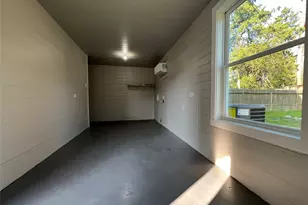 723 N Meyer St, Sealy, TX 77474 - Photo 37
