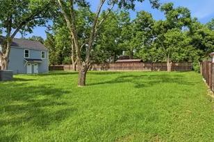 723 N Meyer St, Sealy, TX 77474 - Photo 11