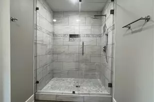 723 N Meyer St, Sealy, TX 77474 - Photo 17