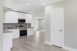 723 N Meyer St, Sealy, TX 77474 - Photo 23