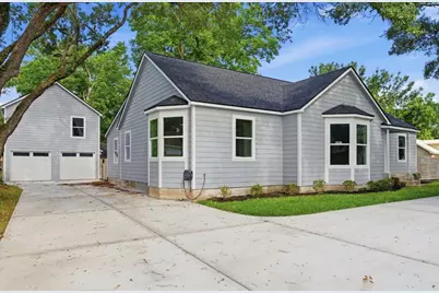 723 N Meyer St, Sealy, TX 77474 - Photo 5