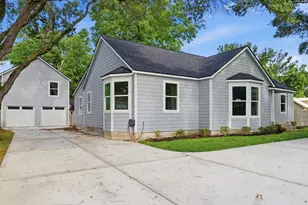 723 N Meyer St, Sealy, TX 77474 - Photo 5