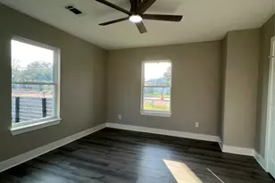 723 N Meyer St, Sealy, TX 77474 - Photo 33