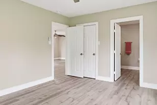 723 N Meyer St, Sealy, TX 77474 - Photo 29
