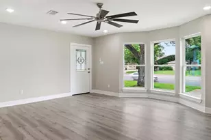 723 N Meyer St, Sealy, TX 77474 - Photo 27