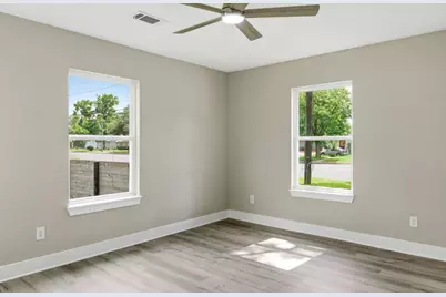 723 N Meyer St, Sealy, TX 77474 - Photo 31