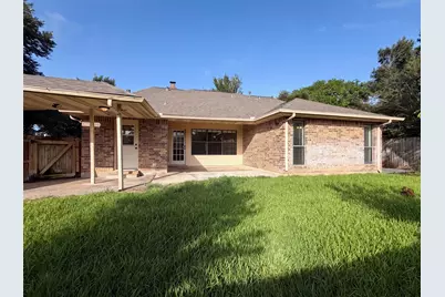 2002 Windmill Drive, Richmond, TX 77406 - Photo 5