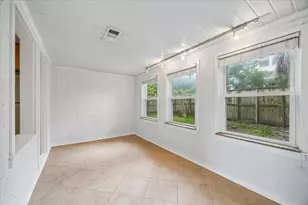 5209 Evergreen St, Bellaire, TX 77401 - Photo 9