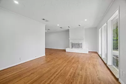 5209 Evergreen Street, Bellaire, TX 77401 - Photo 3