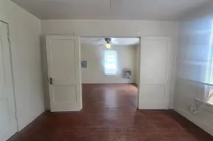 2221 35th St, Galveston, TX 77550 - Photo 25