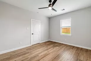 15671 Honey Cv Dr, Conroe, TX 77303 - Photo 11
