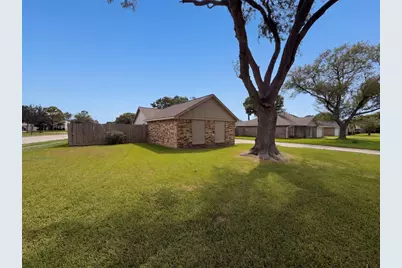10942 Collingswood Drive, La Porte, TX 77571 - Photo 17