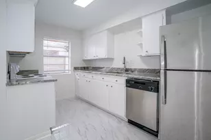 6404 Olympia Dr, Houston, TX 77057 - Photo 9