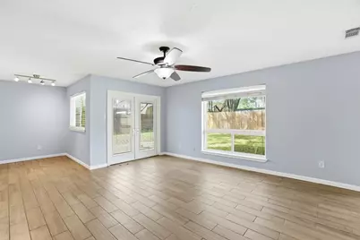 7235 Battle Hills Drive, Houston, TX 77040 - Photo 11