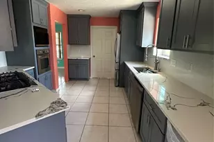 1306 Ervin St, League City, TX 77573 - Photo 9